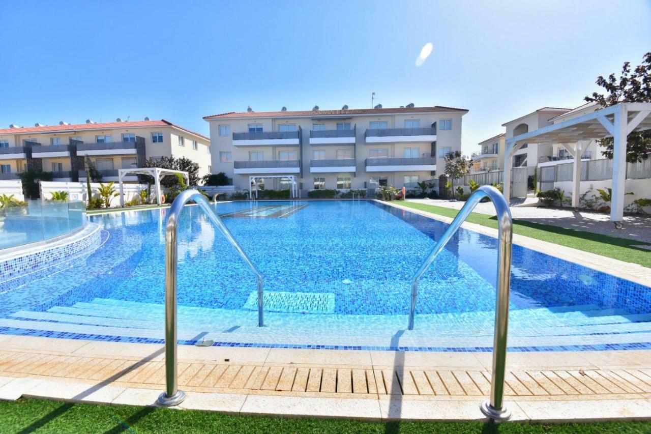 Limegrove Holiday Apartment Протарас Екстериор снимка